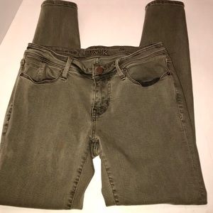 BUCKLE BLACK olive green skinny jeans Sz 28 x 29